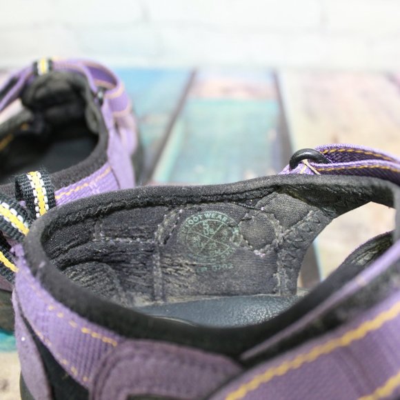 Keen Purple Waterproof Bungee Adjustable Outdoor Water Shoes Size 5 - Picture 7 of 9